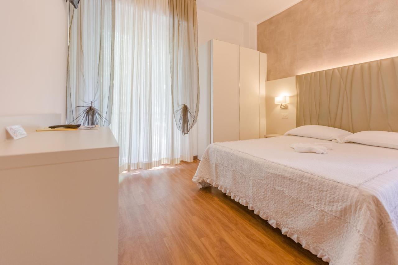 Hotel Bremen 里米尼 外观 照片